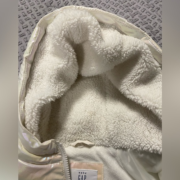 Baby Gap Ivory Iridescent Puffer Jacket Size 2yrs - Picture 6 of 7